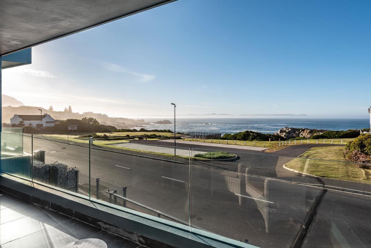 17 Marine, 2 Bedroom Sea-Facing Apt101 ヘルマナス エクステリア 写真